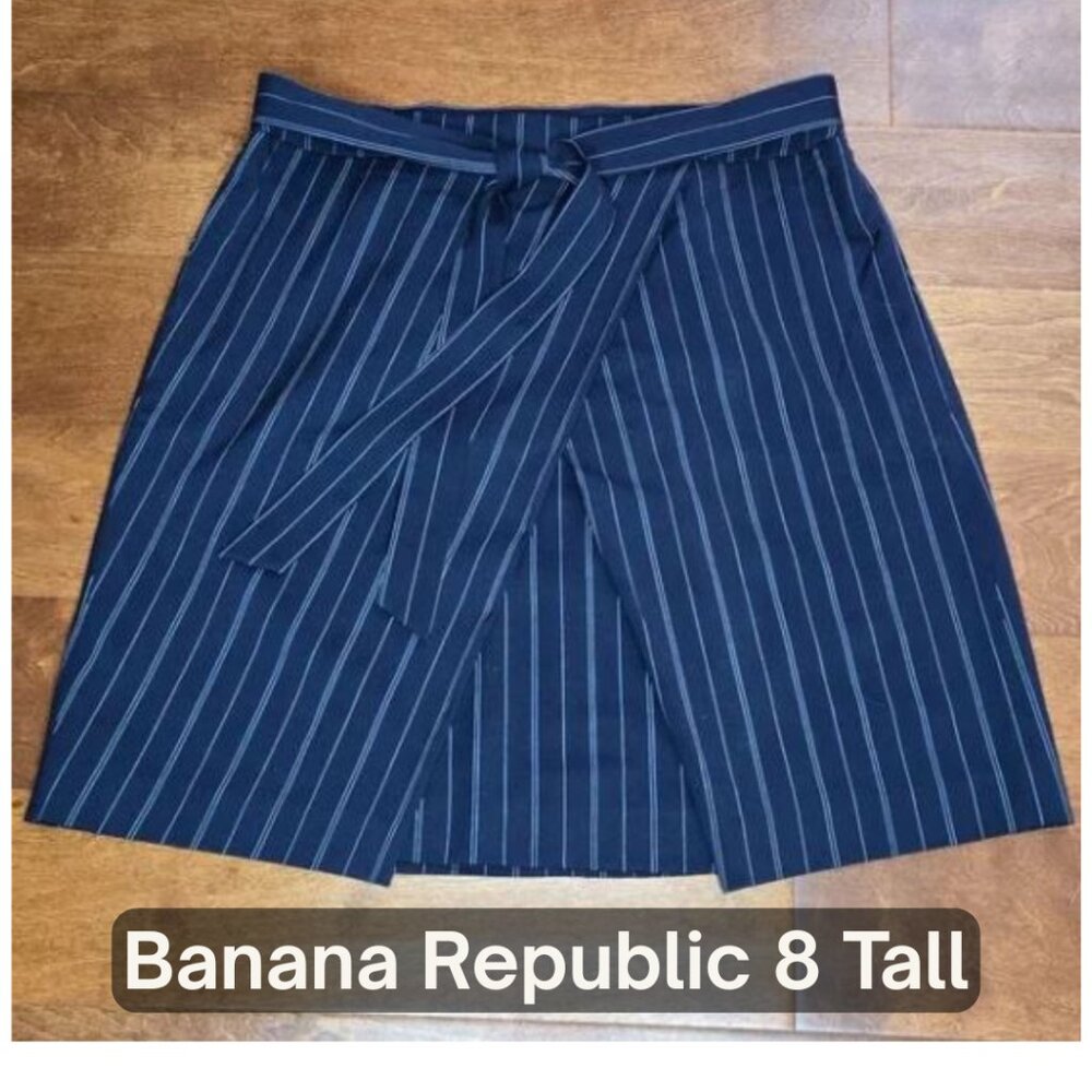 Banana Republic Navy Pinstripe Faux Wrap Skirt 8 Tall Lined with Pockets